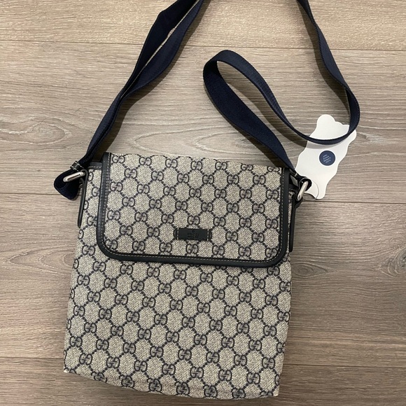 💎Authentic Gucci💎GG Monogram Crossbody Tote - Picture 2 of 12